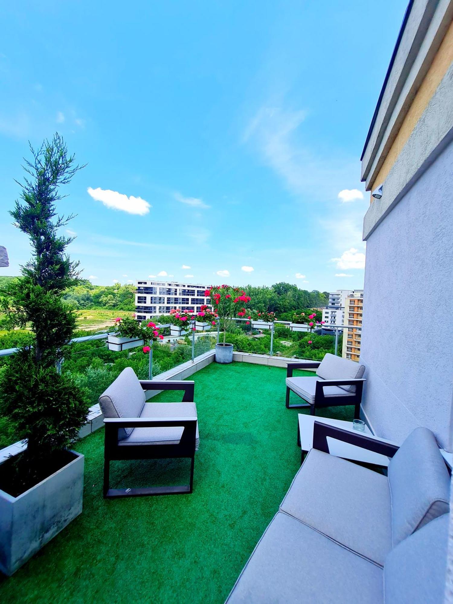Penthouse View Aeroport Iasi 2 Apartment Exterior photo